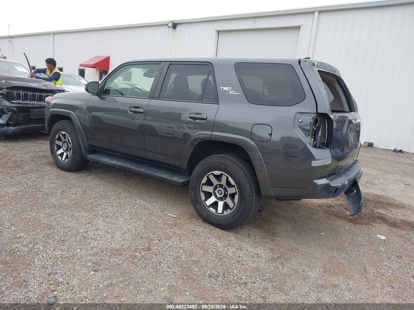 Vin: jtepu5jr4n6051661, lot: 46723480, toyota 4runner trd off road 20223