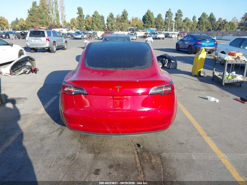 TESLA MODEL 3 - zdjęcie 16