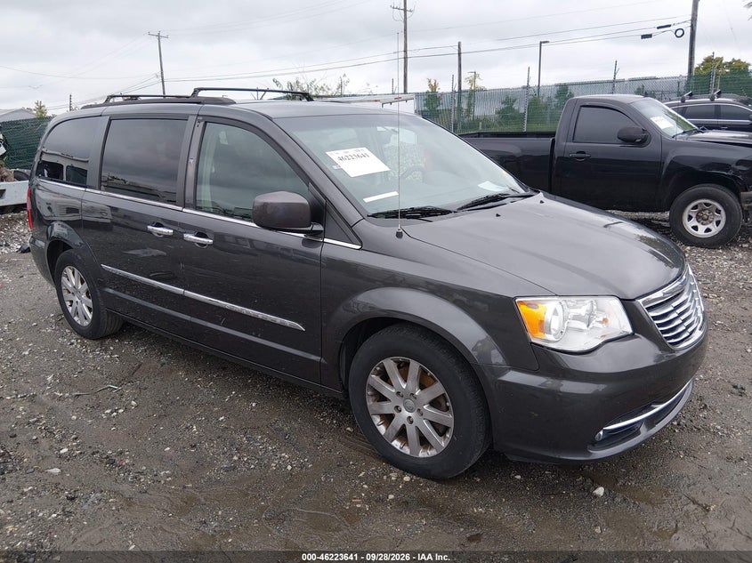 2016 Chrysler Town & Country Touring