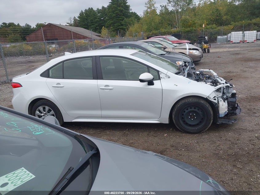 TOYOTA COROLLA - zdjęcie 14