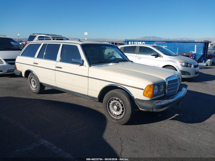 1982 MERCEDES-BENZ 300