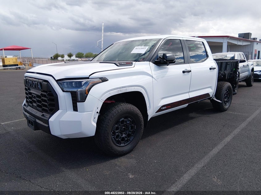 2025 Toyota Tundra Hybrid Trd Pro Hybrid Crewmax 5.5' Bed, Левый бок, IAAI, VIN 5TFPC5DB5SX105268 — фото 2
