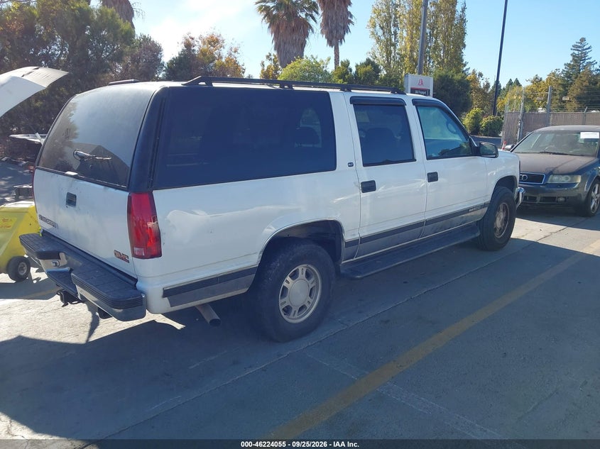 Фото 4 - GMC SUBURBAN 1500