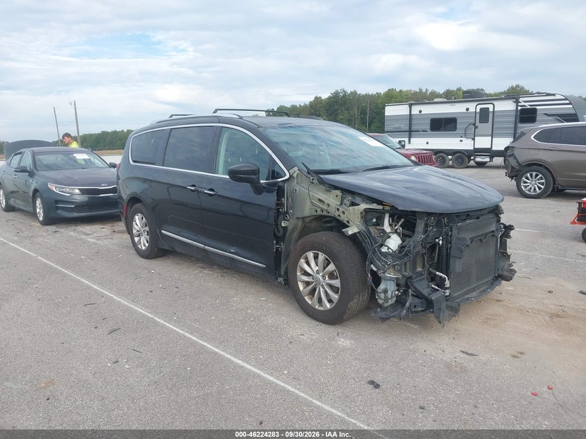 Vin: 2c4rc1bgxjr149229, lot: 46724271, chrysler pacifica touring l 2018 img_1