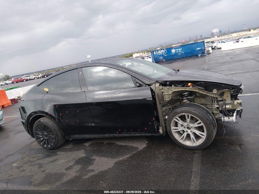 TESLA MODEL Y - zdjęcie 14