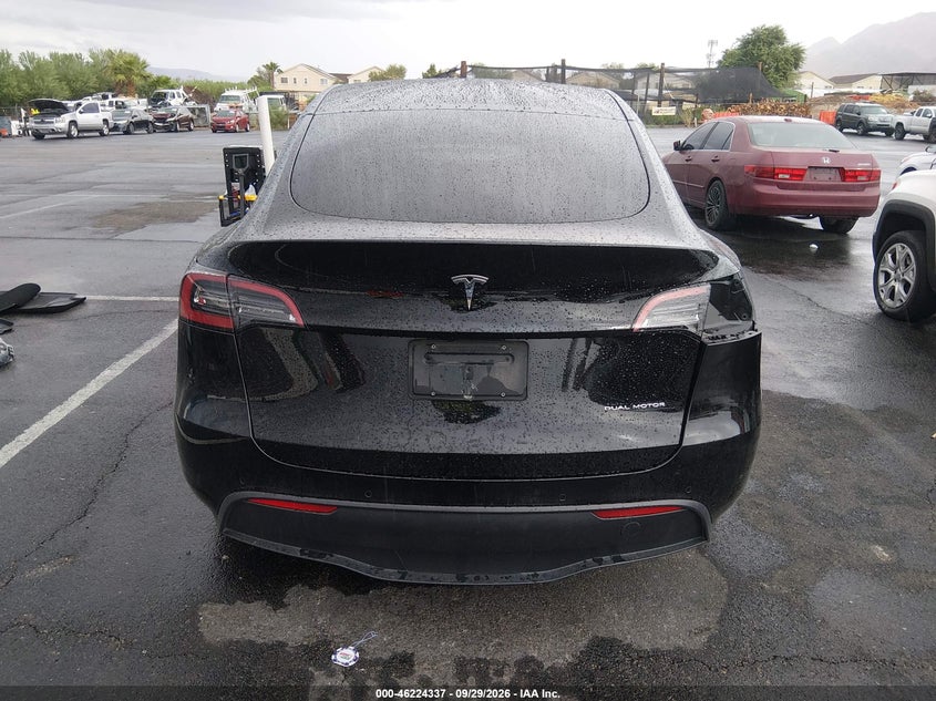 TESLA MODEL Y - zdjęcie 17
