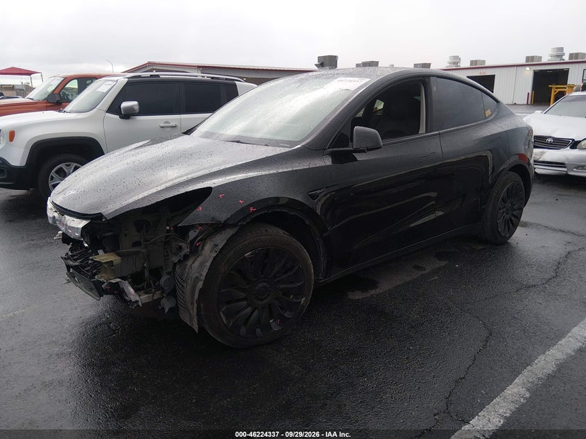 TESLA MODEL Y - zdjęcie 2