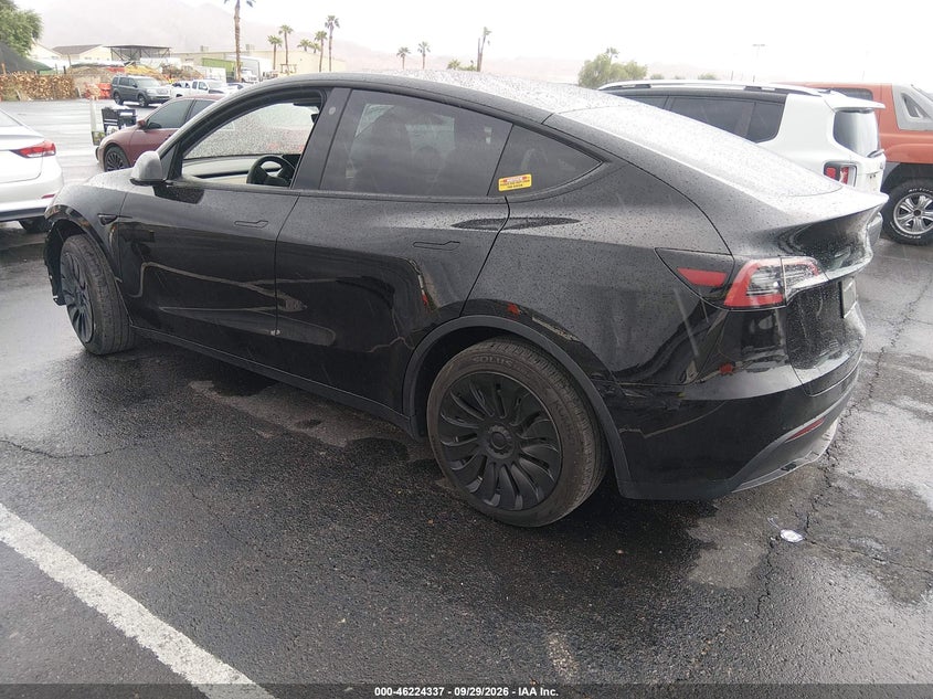 TESLA MODEL Y - zdjęcie 3