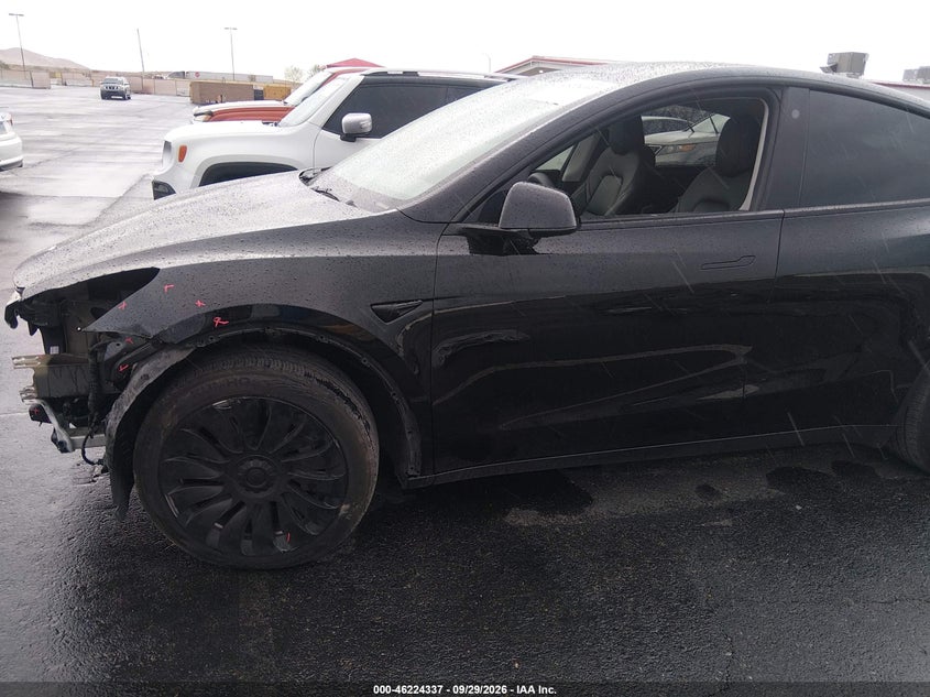 TESLA MODEL Y - zdjęcie 6