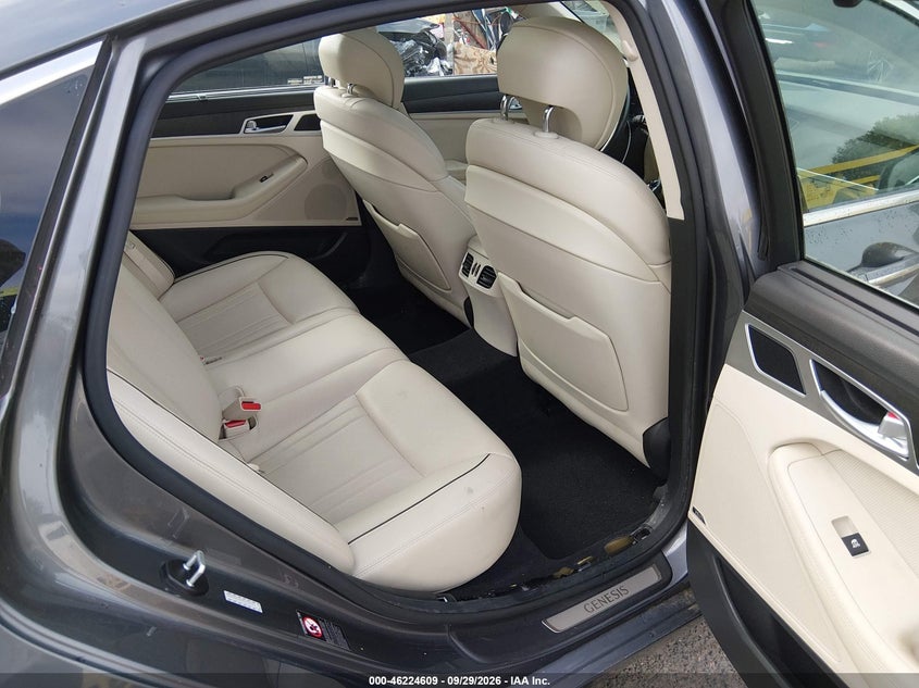 HYUNDAI GENESIS 2016 VIN KMHGN4JE8GU136442