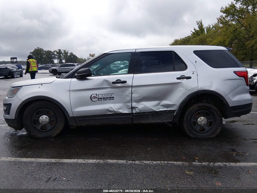 FORD POLICE INTERCEPTOR UTILITY 2018 VIN 1FM5K8AR9JGA37077