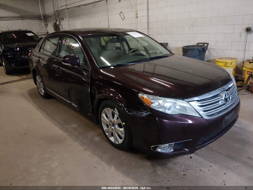 2012 TOYOTA AVALON