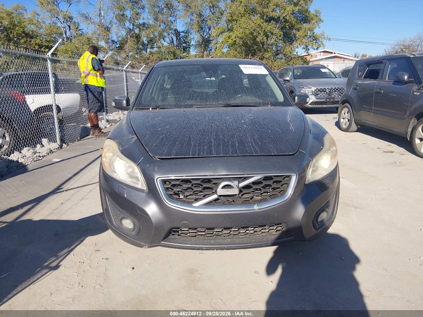 VOLVO C30 2013 VIN YV1672MK4D2303557