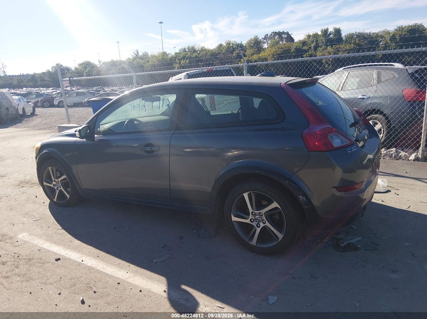 VOLVO C30 2013 VIN YV1672MK4D2303557