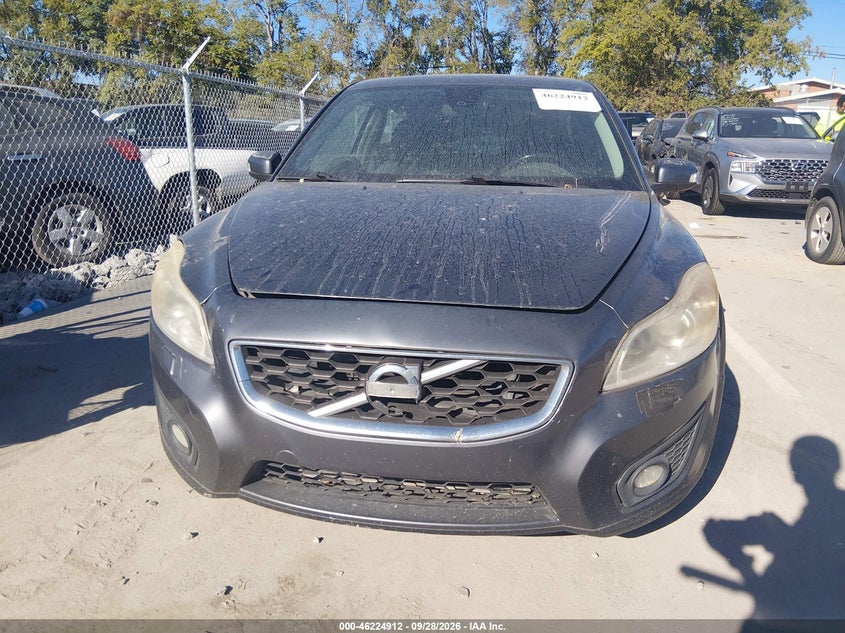 VOLVO C30 2013 VIN YV1672MK4D2303557