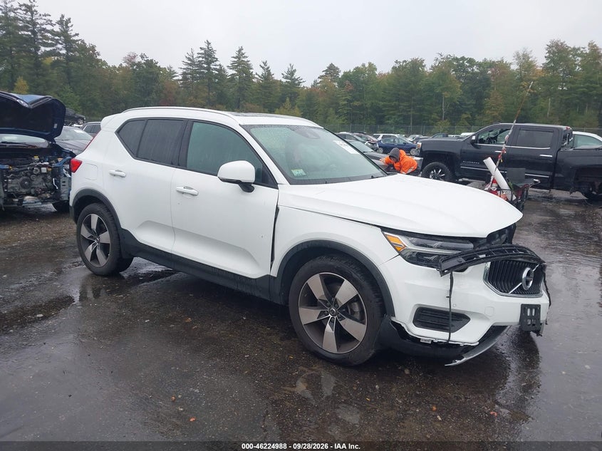 Vin: yv4162uk8l2184104, lot: 46724976, volvo xc40 t5 momentum 2020 img_1