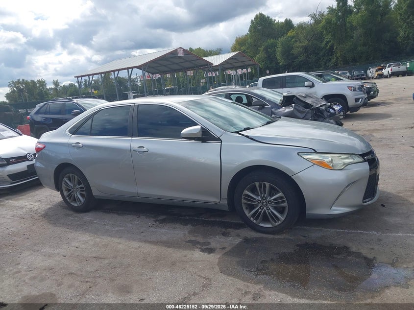 TOYOTA CAMRY - zdjęcie 13
