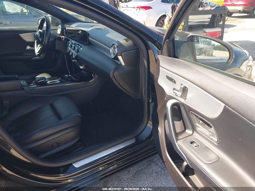 MERCEDES-BENZ A 220 2019 VIN WDD3G4FB0KW001793