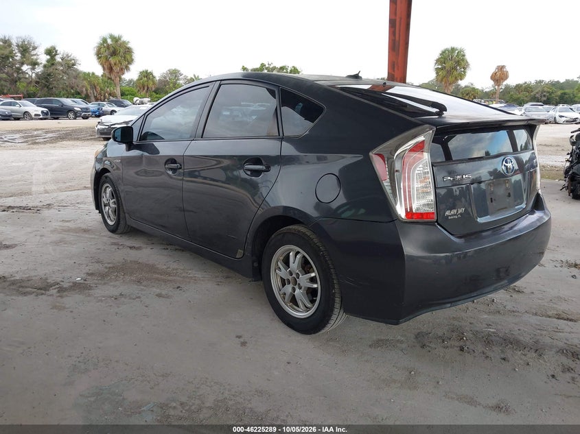 Vin: jtdkn3du9d5556826, lot: 46725277, toyota prius three 20133