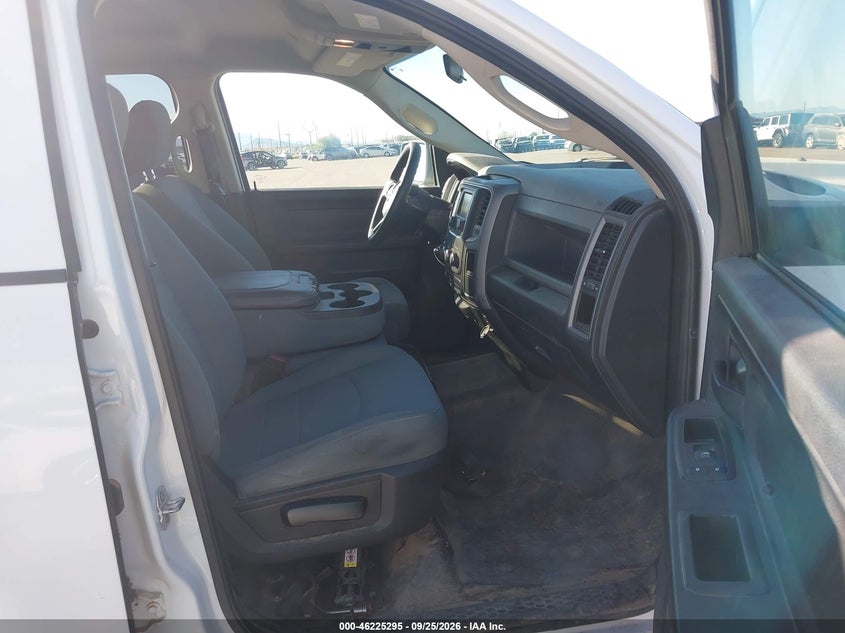 2019 RAM 1500 CLASSIC auction photo 5
