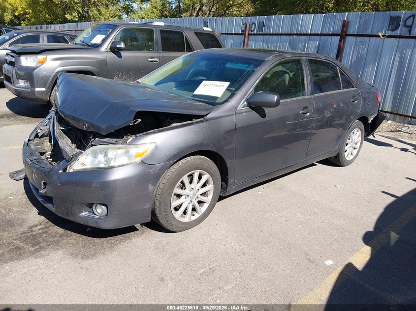 2011 Toyota Camry Xle V6, Перёд и зад, IAAI, VIN 4T1BK3EK1BU618126 — фото 2