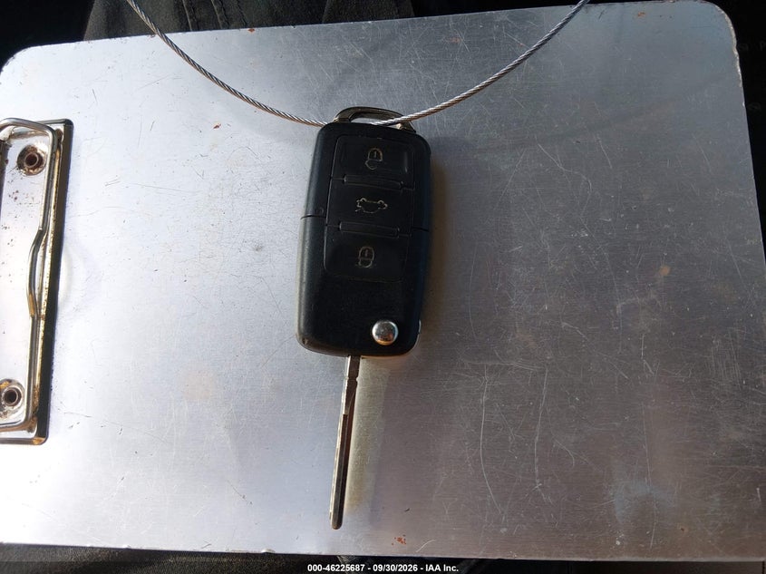 VOLKSWAGEN NEW BEETLE 2010 VIN 3VWRW3AL0AM002732