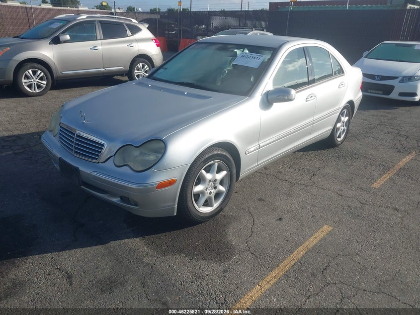 2003 Mercedes-Benz C 240, Front End, IAAI, VIN WDBRF61J43F317778 — photo 2