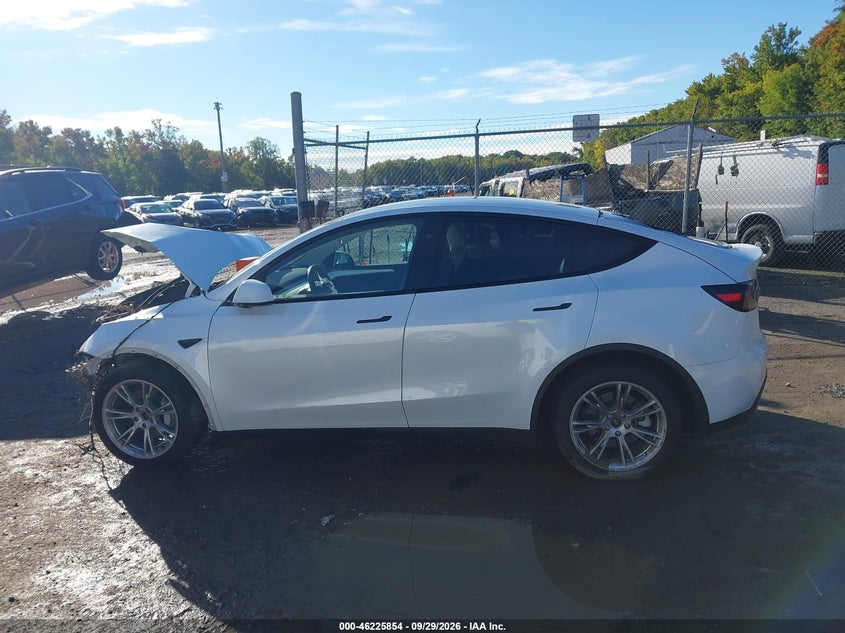 TESLA MODEL Y - zdjęcie 13
