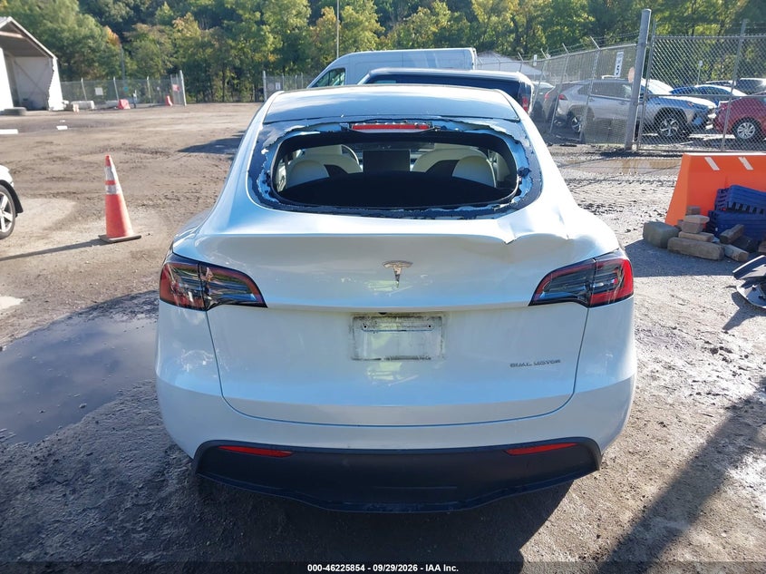TESLA MODEL Y - zdjęcie 15