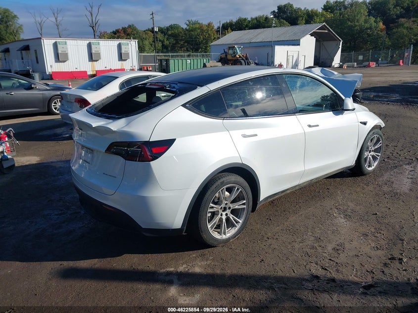 TESLA MODEL Y - zdjęcie 4