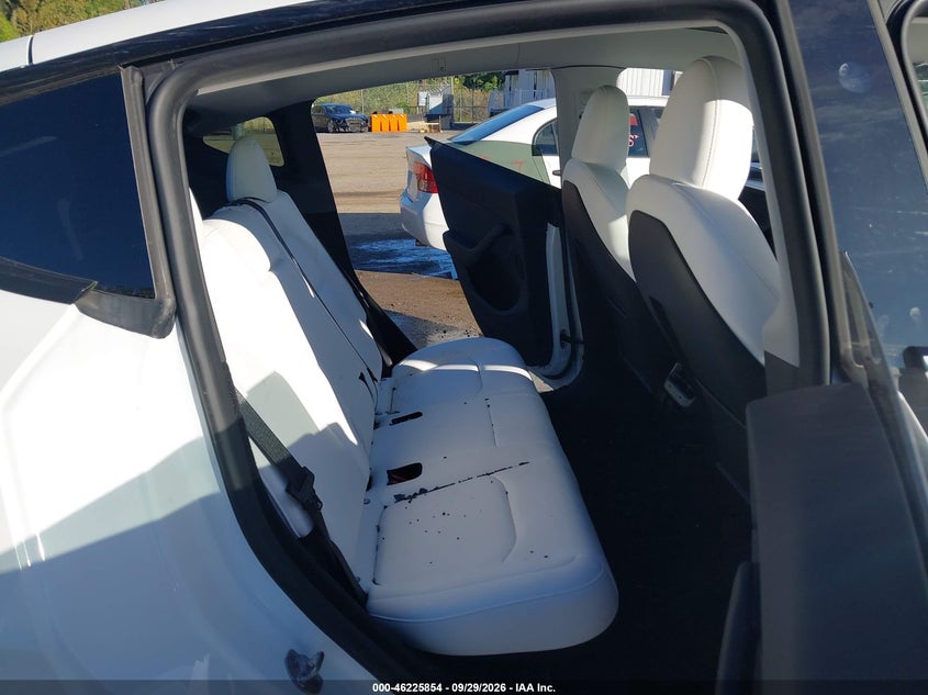 TESLA MODEL Y - zdjęcie 8