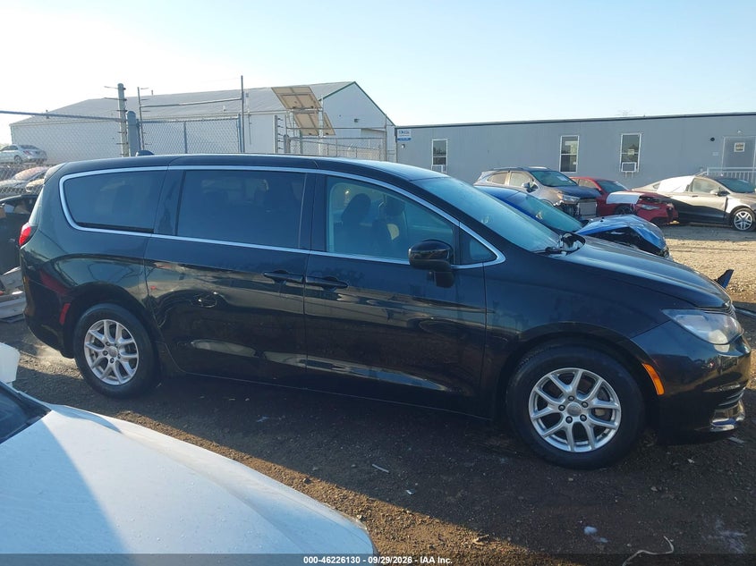 CHRYSLER PACIFICA 2017 VIN 2C4RC1DG5HR517372