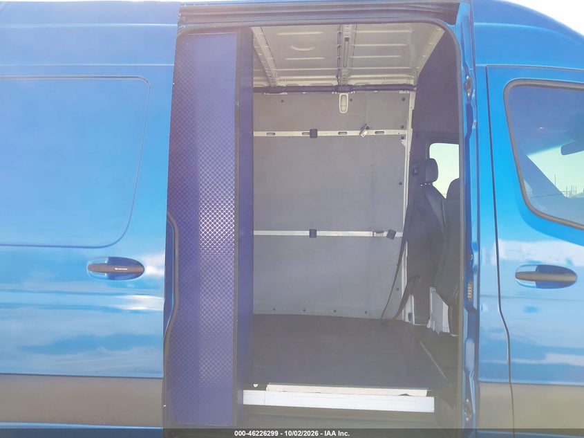 2019 MERCEDES-BENZ SPRINTER 2500 STANDARD ROOF V6 · Photo 8