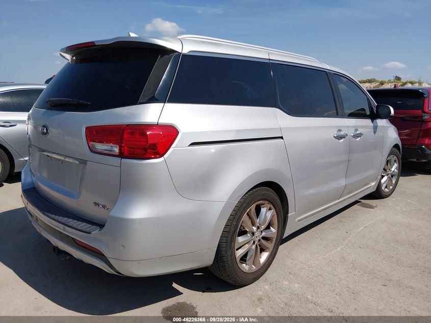2016 KIA SEDONA auction photo 4