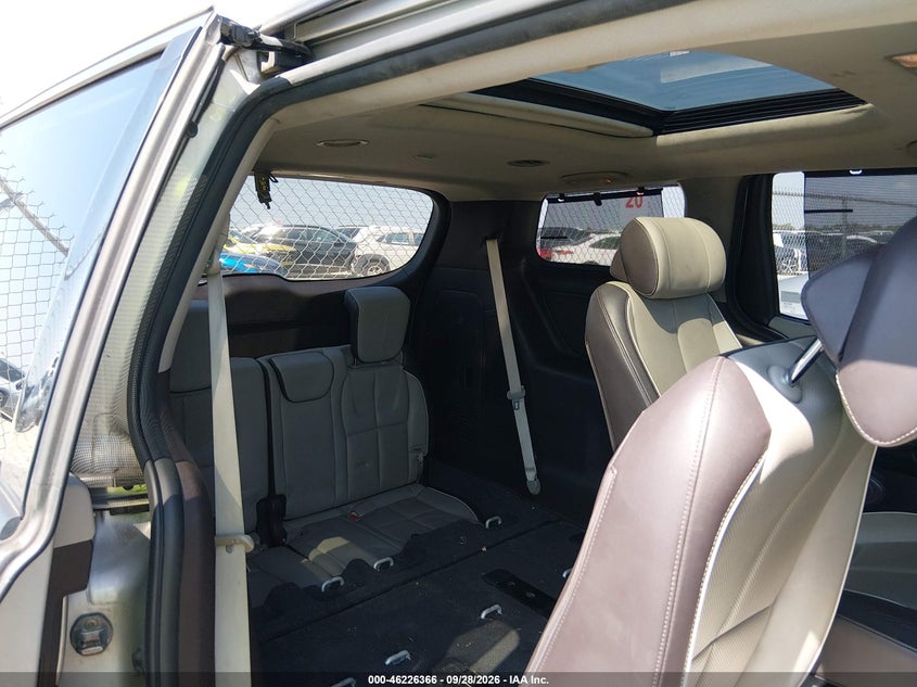 2016 KIA SEDONA auction photo 8