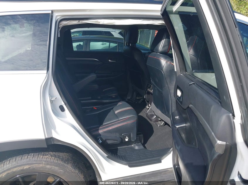 TOYOTA HIGHLANDER - zdjęcie 8