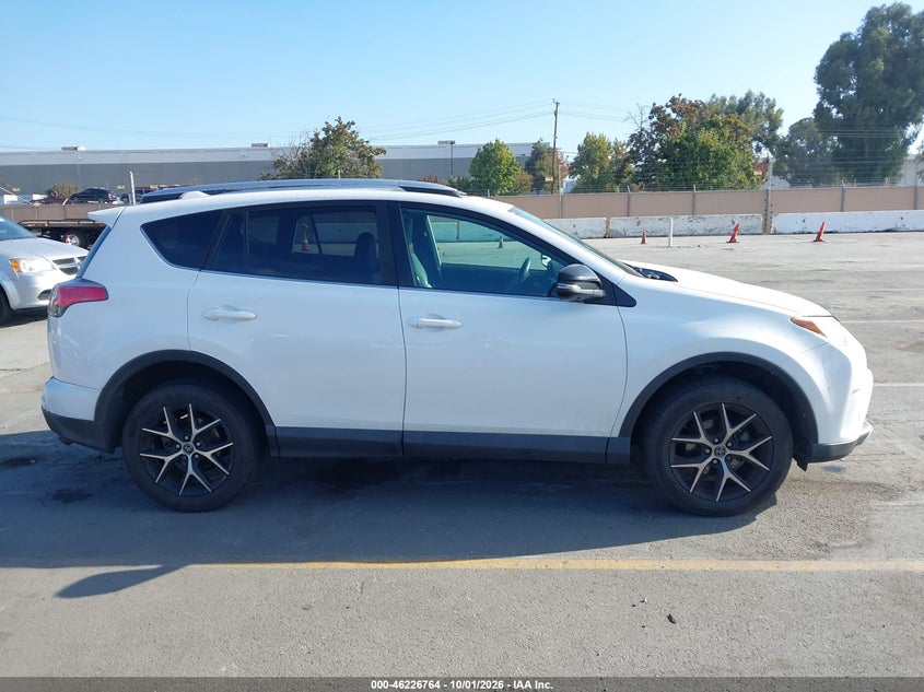 TOYOTA RAV4 - zdjęcie 13