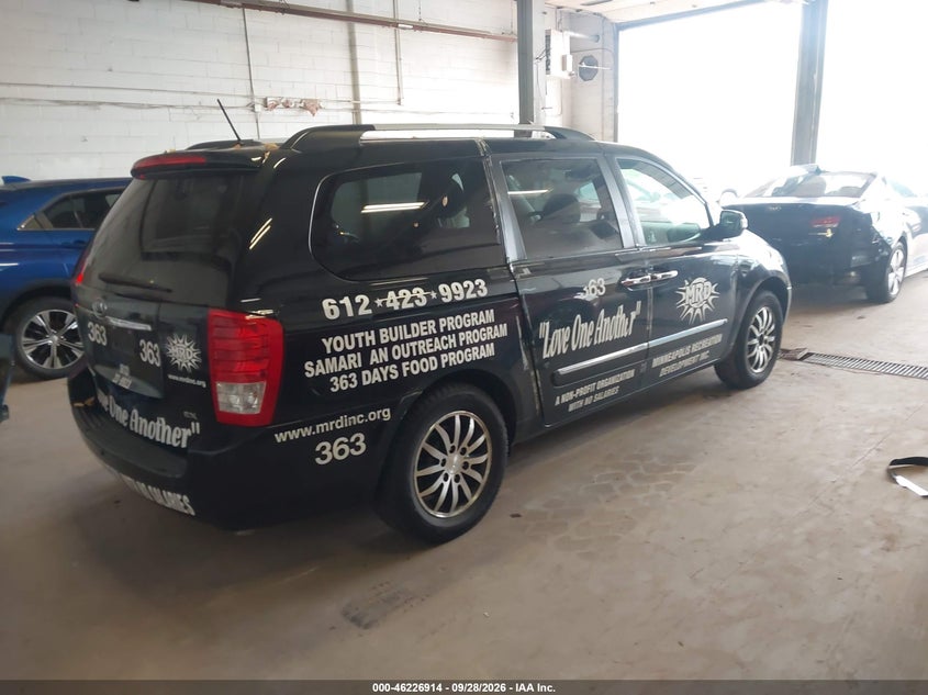 2012 KIA SEDONA auction photo 4