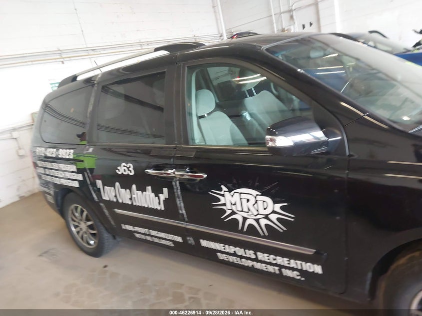 2012 KIA SEDONA auction photo 6