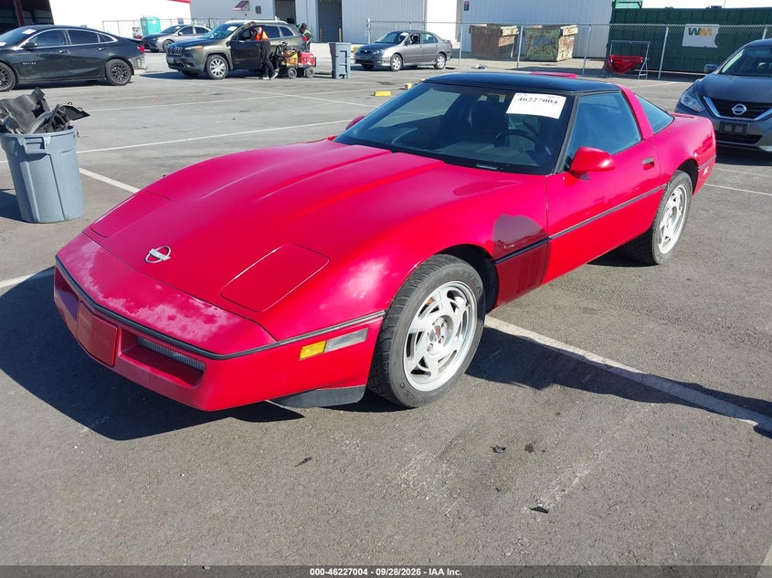 1990 Chevrolet Corvette, Обычный износ, IAAI, VIN 1G1YY2385L5104198 — фото 2