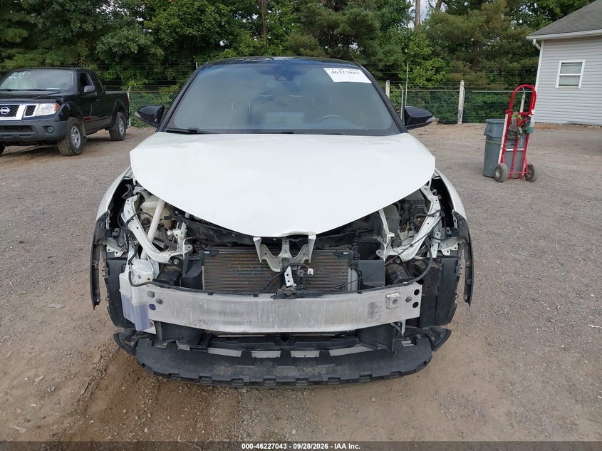 TOYOTA C-HR - zdjęcie 13