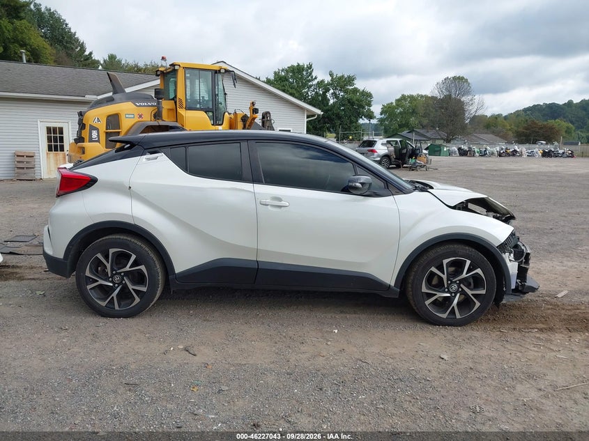 TOYOTA C-HR - zdjęcie 14
