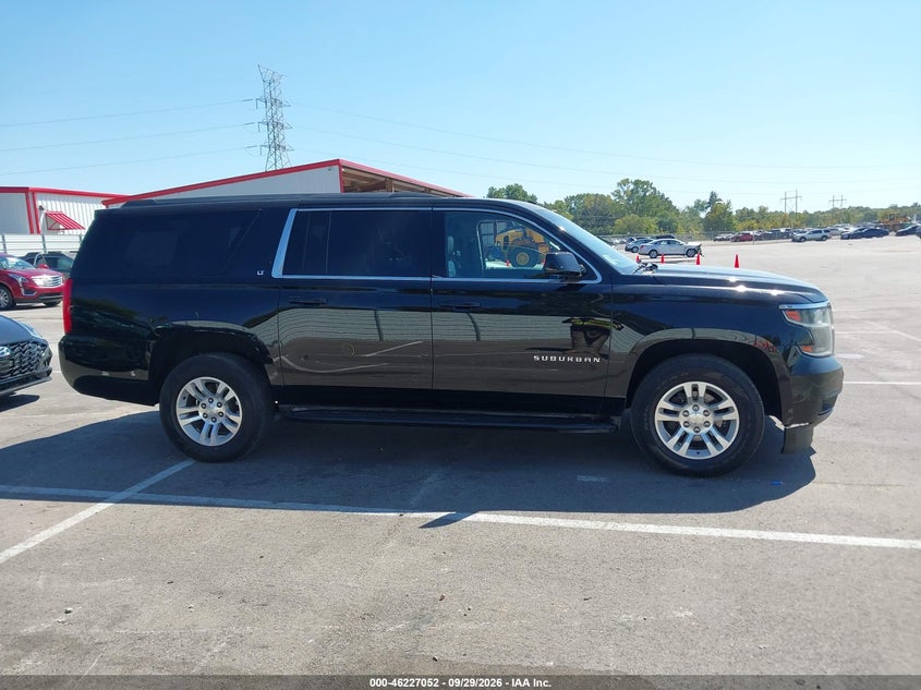 CHEVROLET SUBURBAN - zdjęcie 13