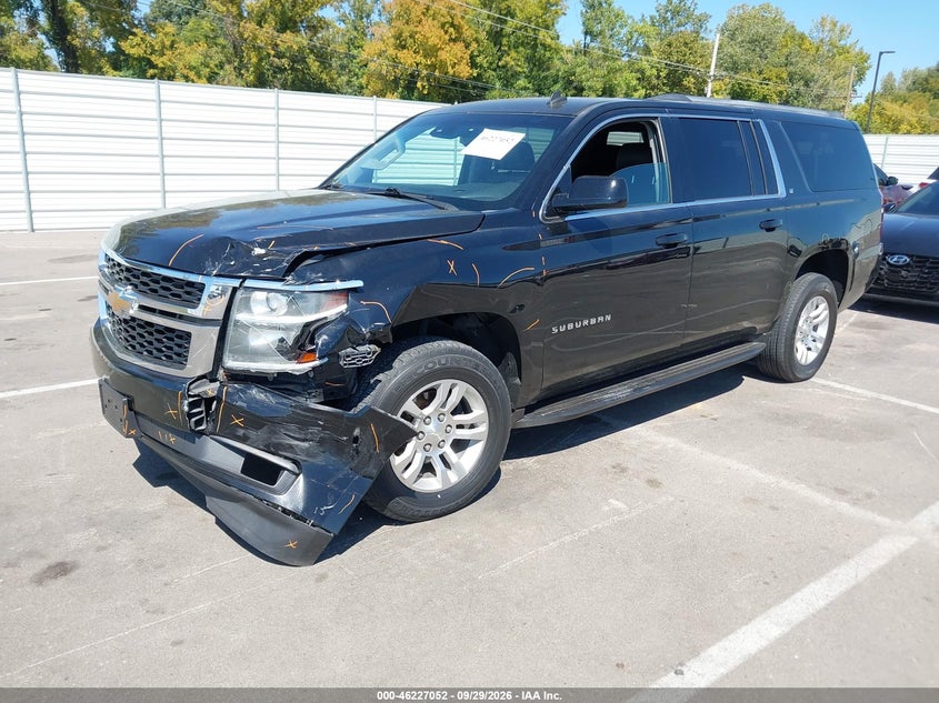CHEVROLET SUBURBAN - zdjęcie 2