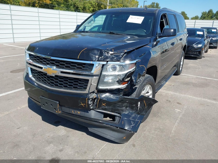 CHEVROLET SUBURBAN - zdjęcie 6