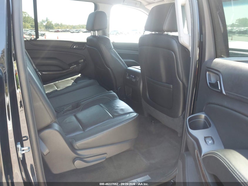 CHEVROLET SUBURBAN - zdjęcie 8