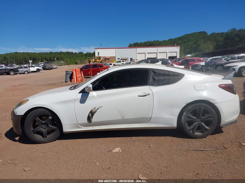2010 HYUNDAI GENESIS 3.8 GRAND TOURING · Photo 15