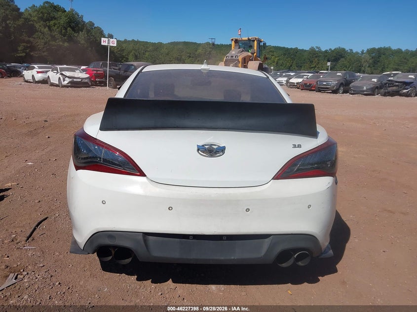 2010 HYUNDAI GENESIS 3.8 GRAND TOURING · Photo 17