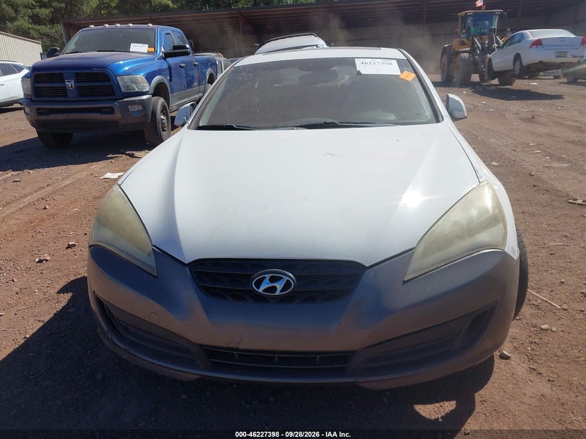 2010 HYUNDAI GENESIS 3.8 GRAND TOURING · Photo 6