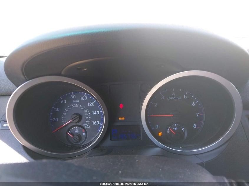 2010 HYUNDAI GENESIS 3.8 GRAND TOURING · Photo 7
